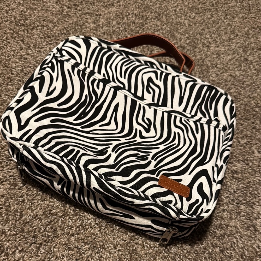 Bosidu zebra print travel hygiene / cosmetics bag / case - EUC!